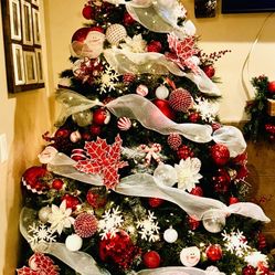 7.5 Ft Christmas tree