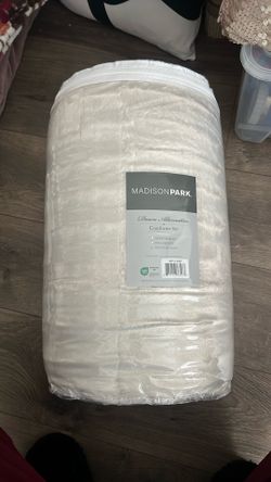 Brand new Comforter 