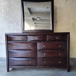 NINE DRAWERS DRESSER WITH MIRROR 