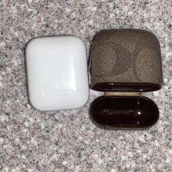 AirPods 2nd Generation With Charging Case 