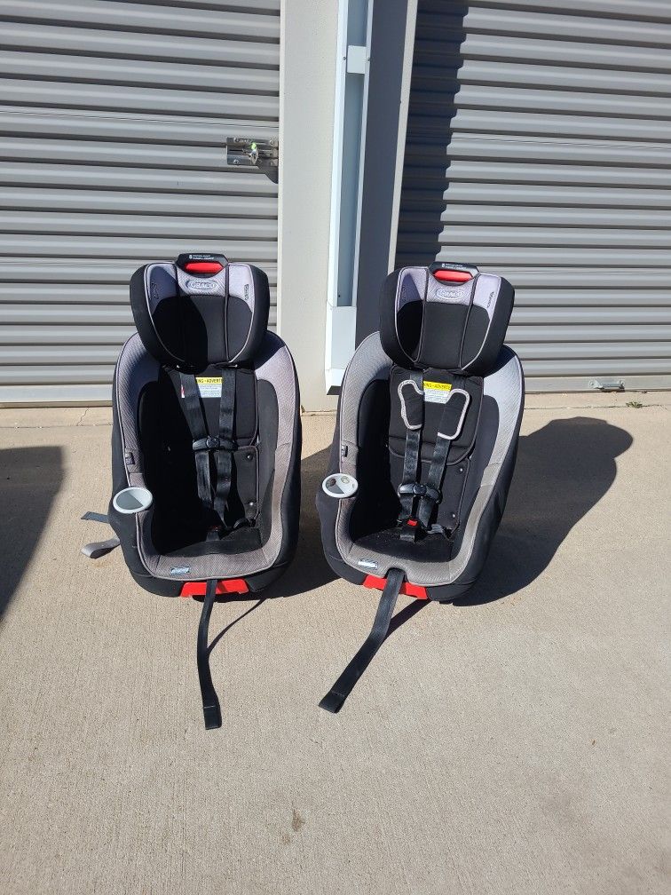 Lot Of 2 Graco Car Seats