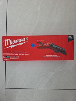 Milwaukee M12 Cordless Copper Tubing Cutter