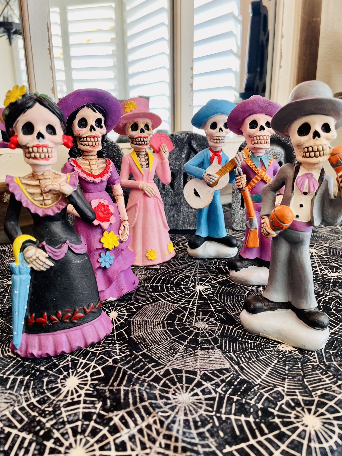 Dia De Los Muertos • Day Of The Dead Figurine’s 