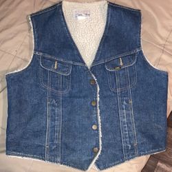 Vintage 1970's LEE Storm Rider Denim Vest W/ Sherpa Lining