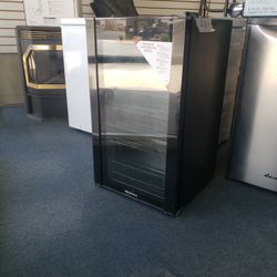 Wine Enthisiast 36 Bottle Wine Cellar