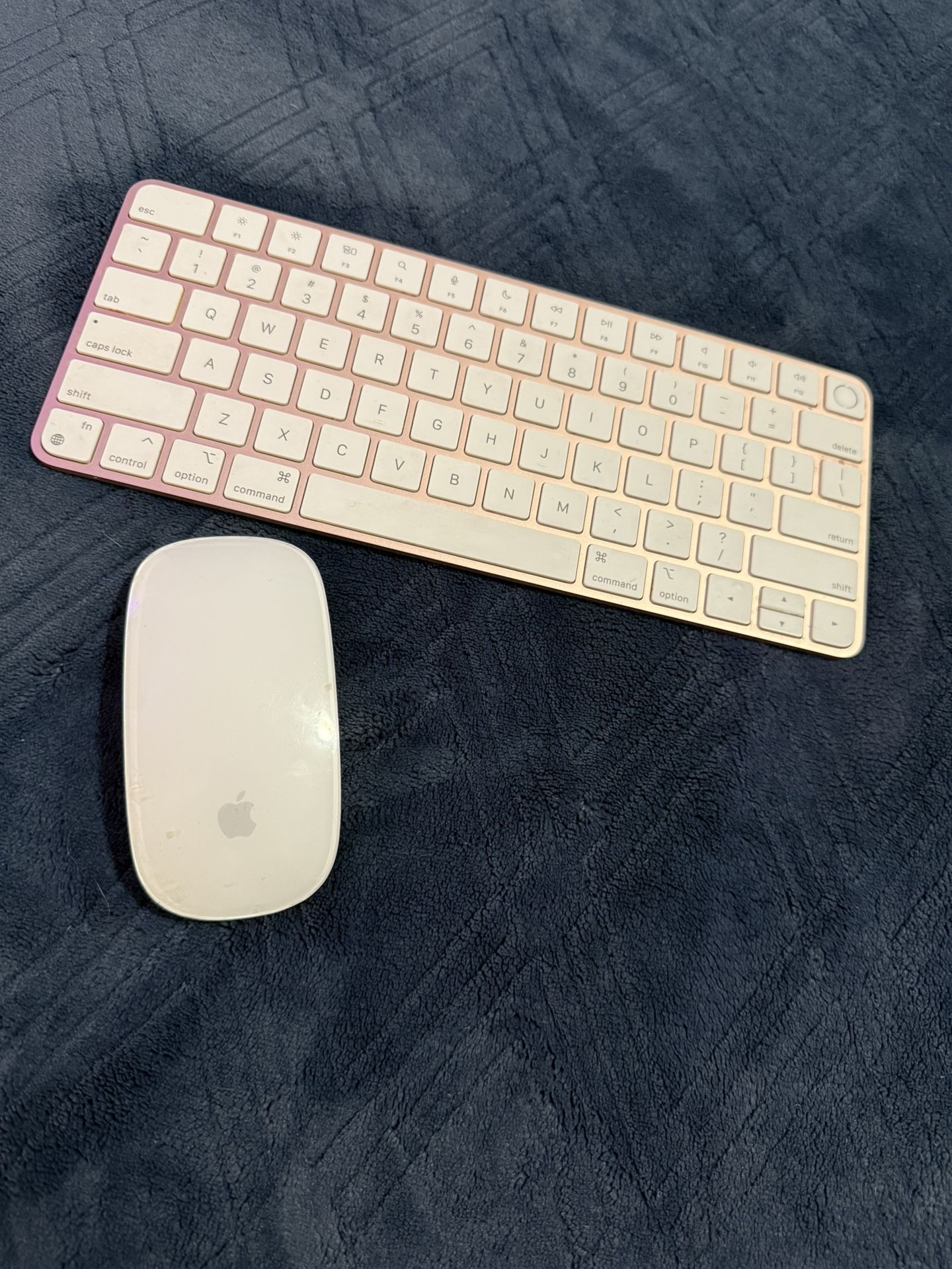 Apple Keyboard