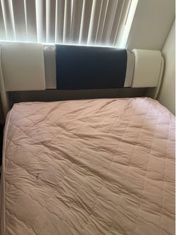 Queen bed new condition hardly used with mattress