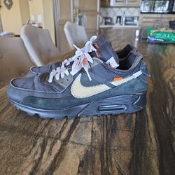 11.5 Slightly used Air max 90 off White