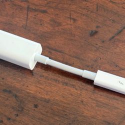 Genuine  Apple A1433 Thunderbolt to Gigabit Ethernet Adapter EMC 2590 MD463LL/A
