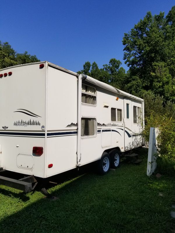 2004 Fleetwood Caravan camper for Sale in Knoxville, TN