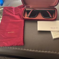 Gucci Sunglasses Unisex Got For 550$ Asking 400$ Brand New And Authentic Got It A Month Ago Only Worn Once Hmu Lower offers Accepted Read Description 