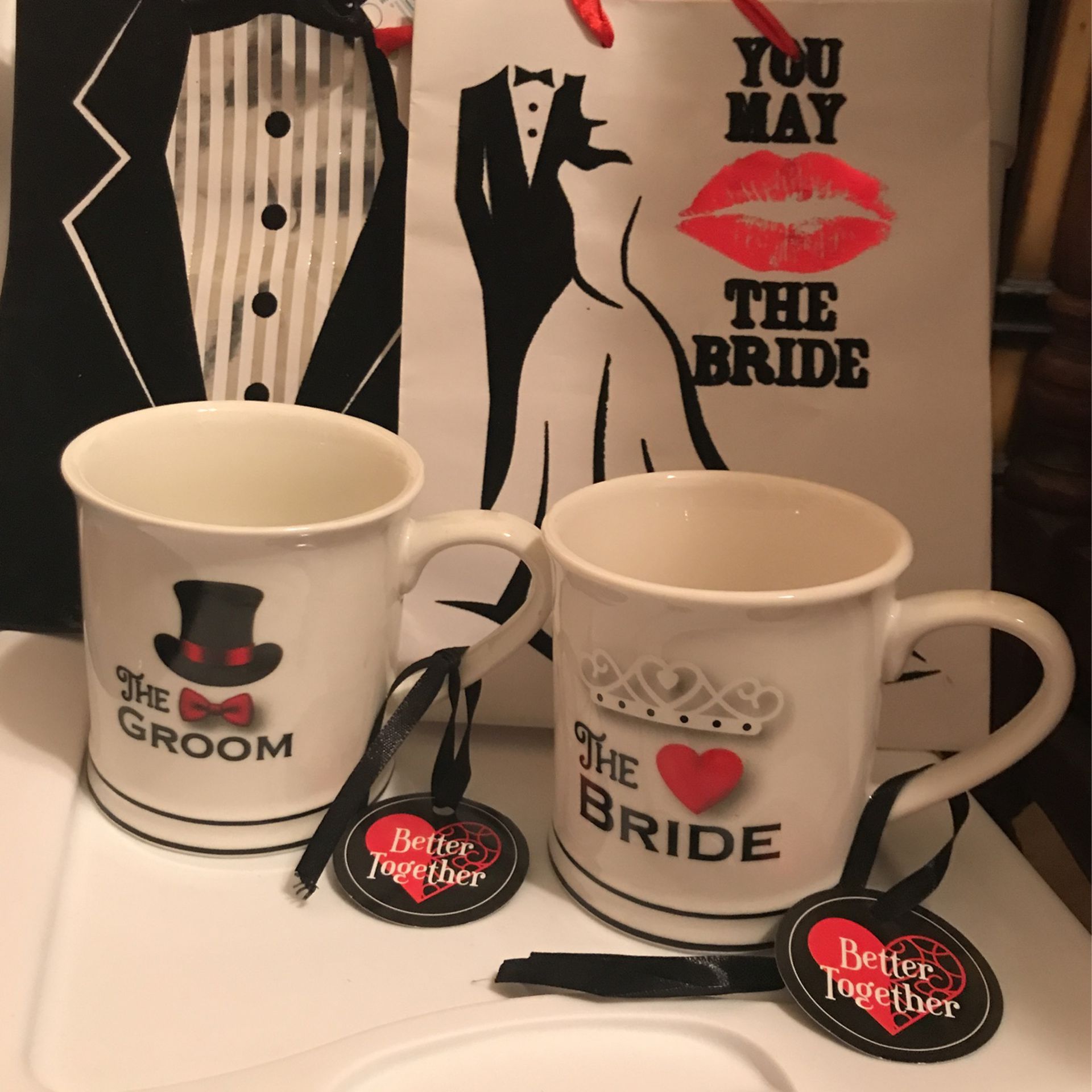 Beautiful ! Bride & Groom Gift Set Mugs With Matching Gift Bags 