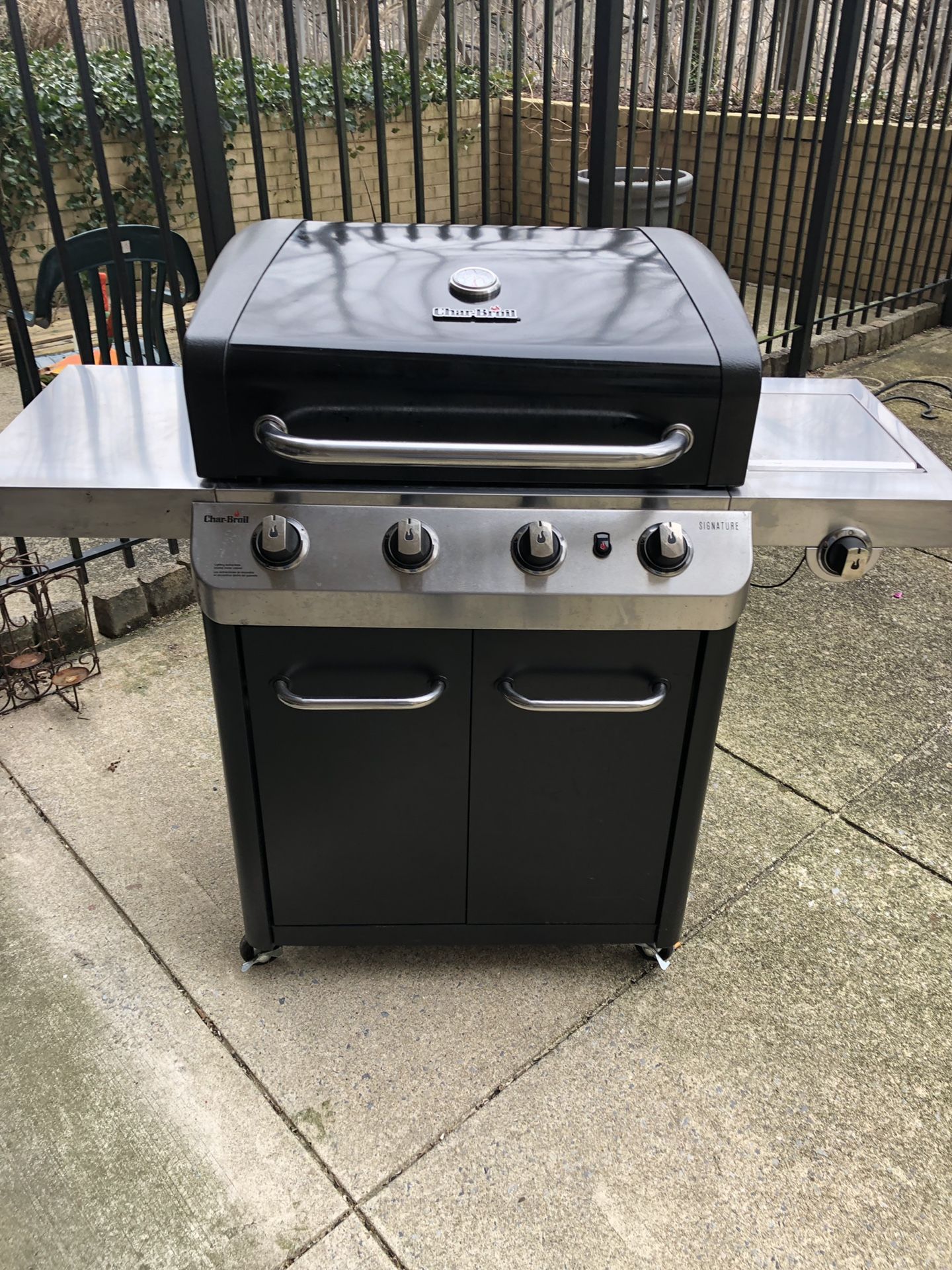 Barbecue Char-Broil 4 Burner Signature Series