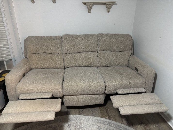 Havertys Ava Power Sofa With Recliners And Power Headrest