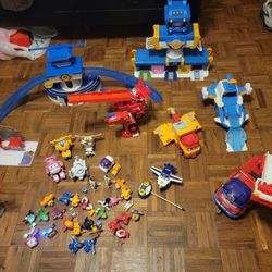 Super Wings lot