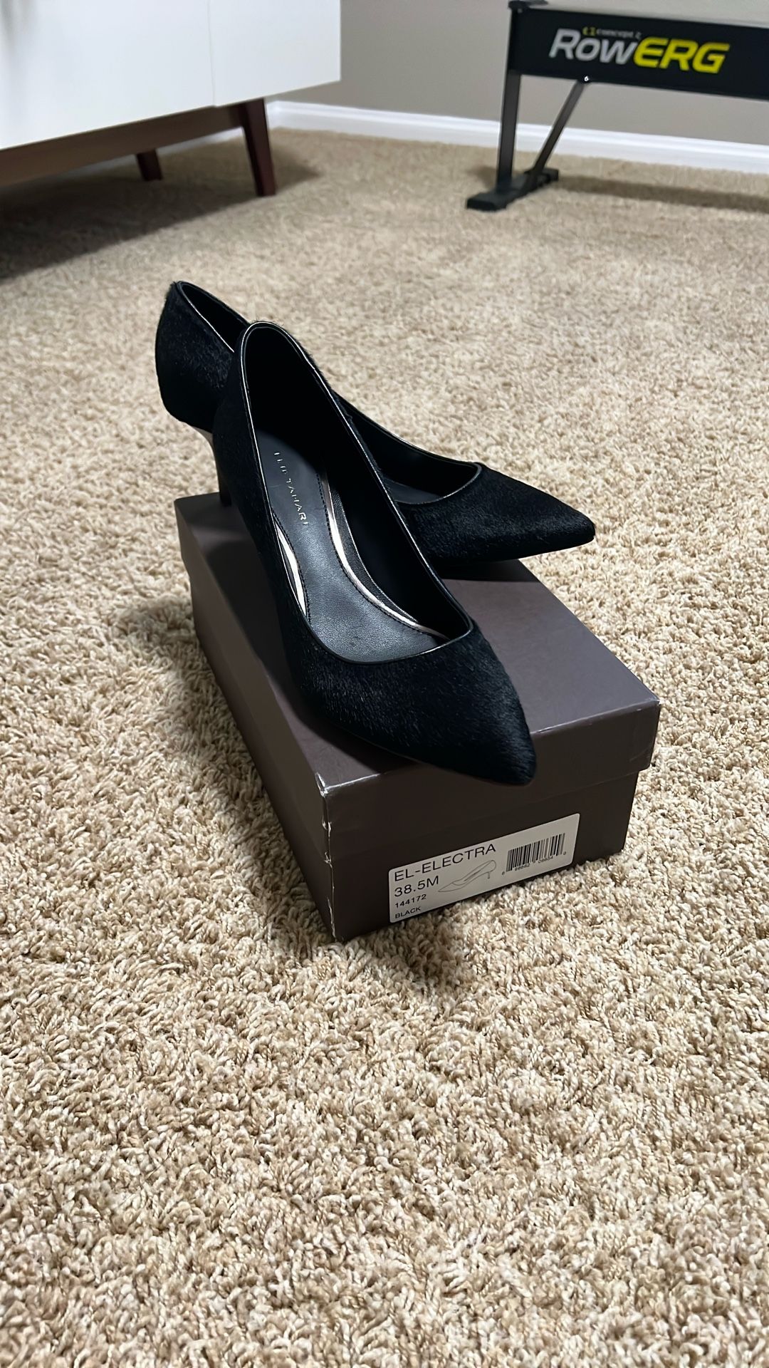 Tahari Pumps Electra 8.5 Black