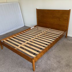 Living Spaces Alton cherry Sleigh bed