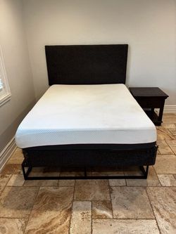 Queen Bed Set