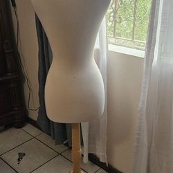 Clothes Maniquine 