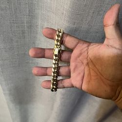 Hallow cuban bracelet 10k