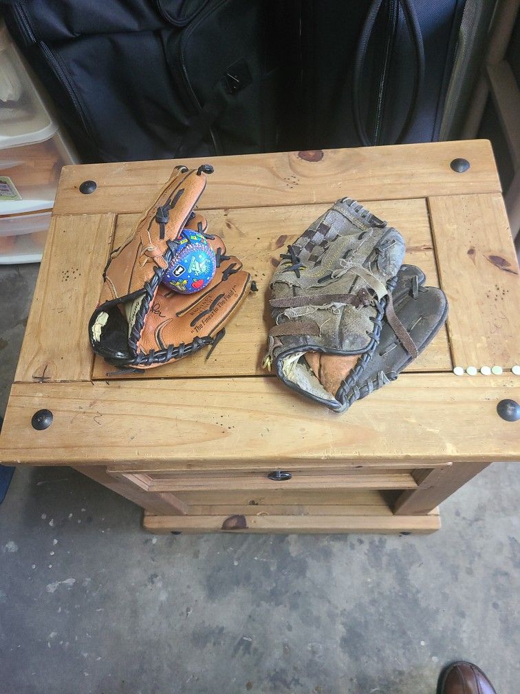 BASEBALL GLOVES KIDS