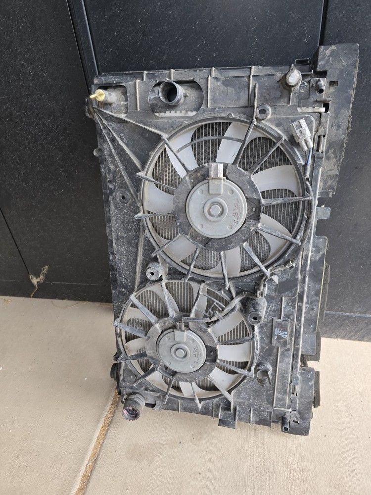 2012 Toyota Prius -2-Piece Kit Radiator Fan