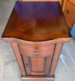 Modern Wood  Nightstand  End Table