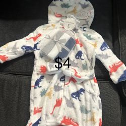 Baby Dinosaur Bath Robe With Wash Clothes 