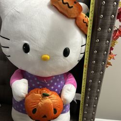 HELLO KITTY GREETER-Rare Collector’s Edition 