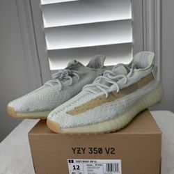 Yeezy Boost 350 V2 Hyperspace