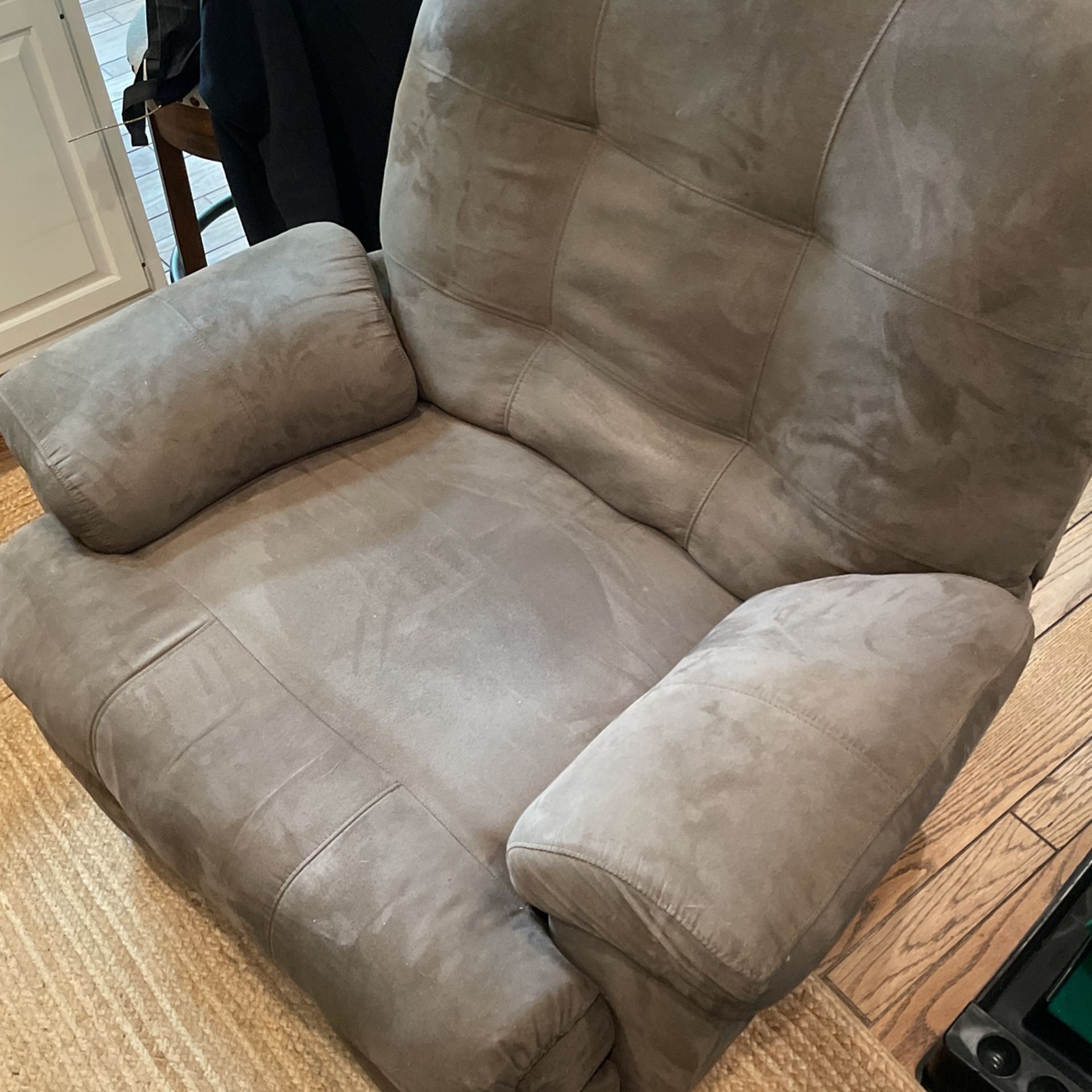 Recliner Seat