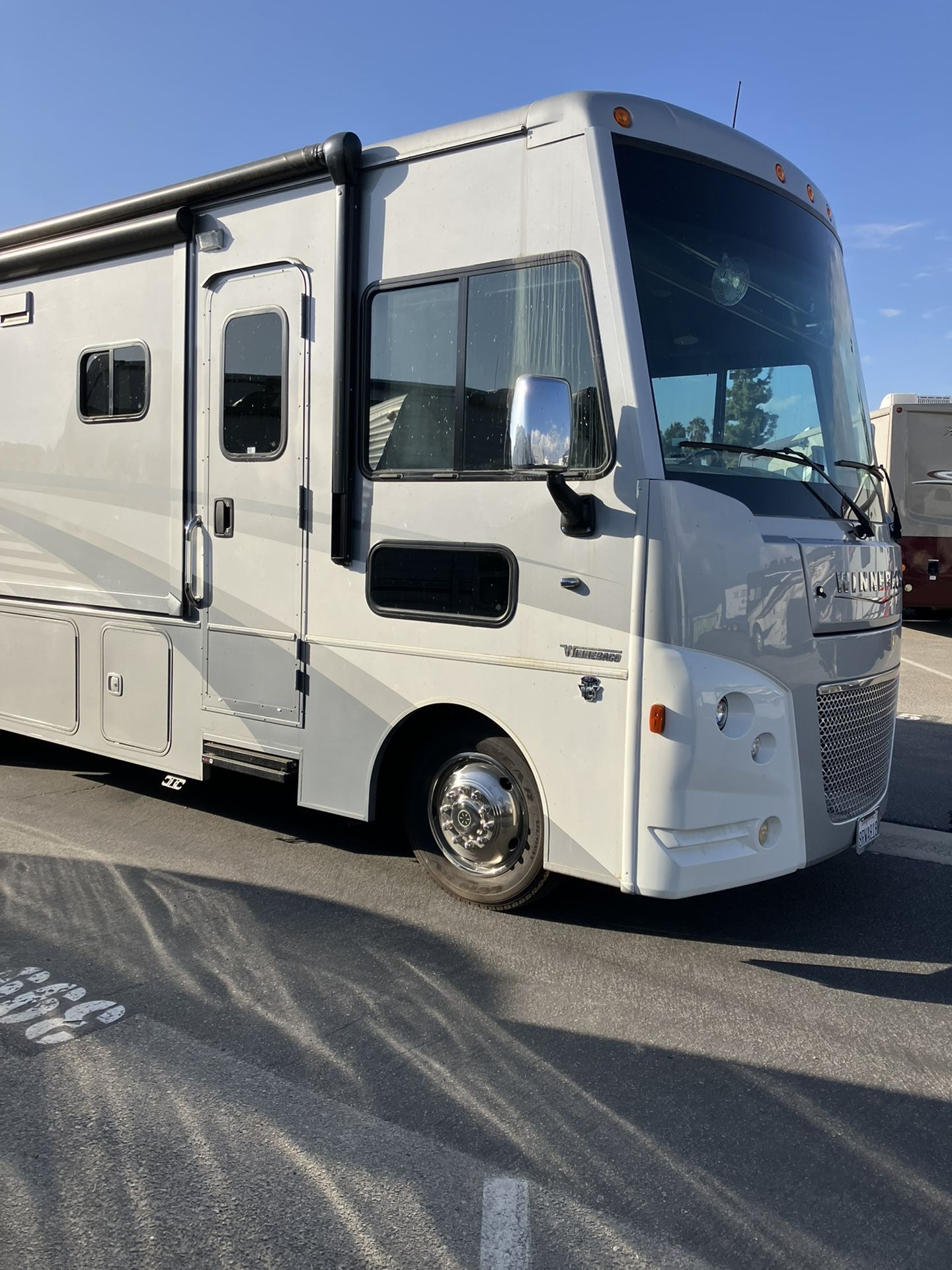 2019 Winnebago Adventurer 27N for Sale in Oceanside, CA OfferUp