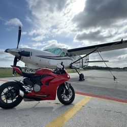 2022 Ducati V2