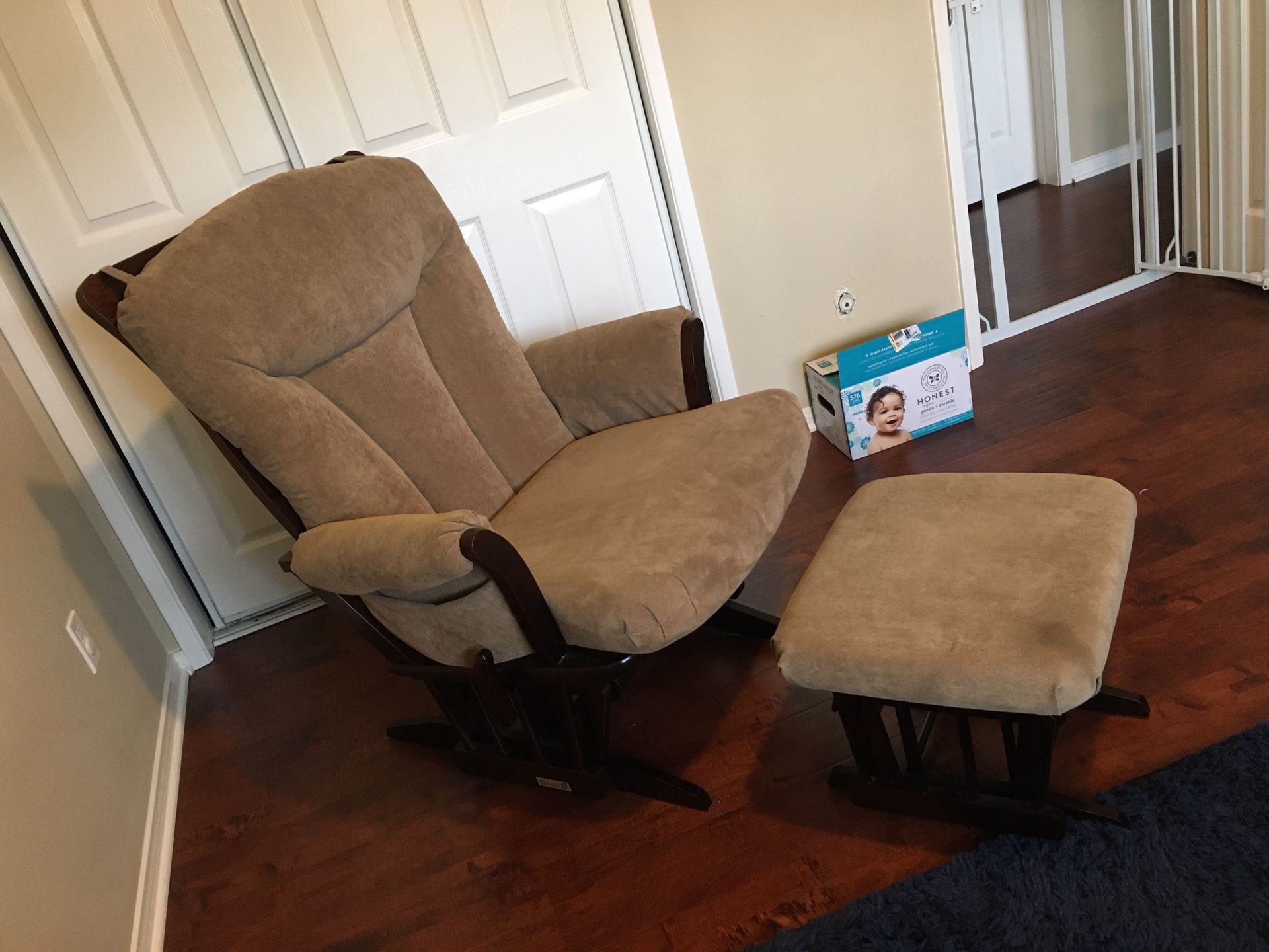 The Best Nursery Glider Chair Dutailier Modern Grande Glider And ...