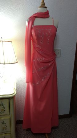 Dress/gown/vestido