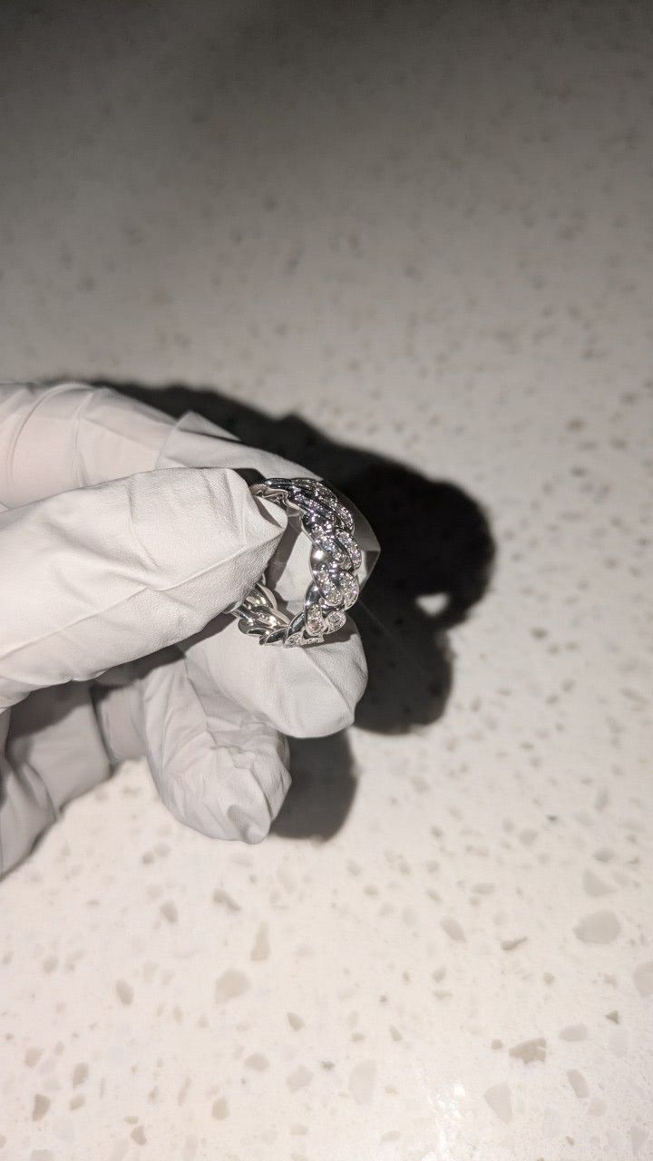 MOISSANITE RING