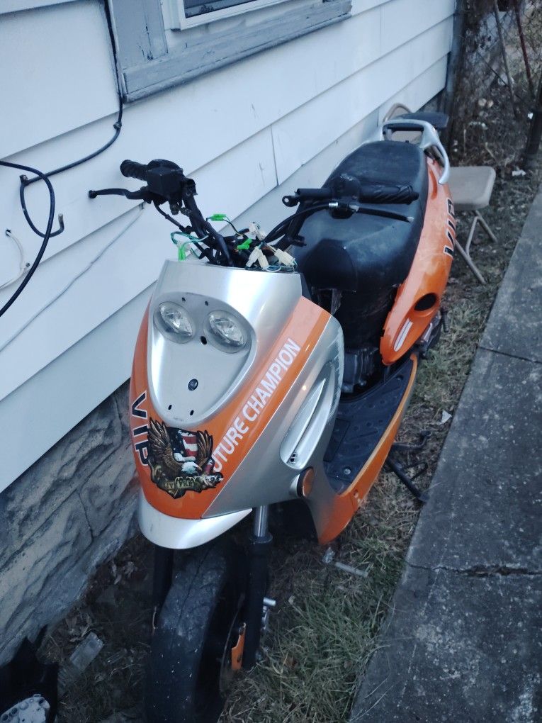 Vip Moped