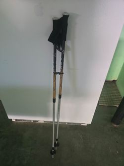 Hiking poles adjustable