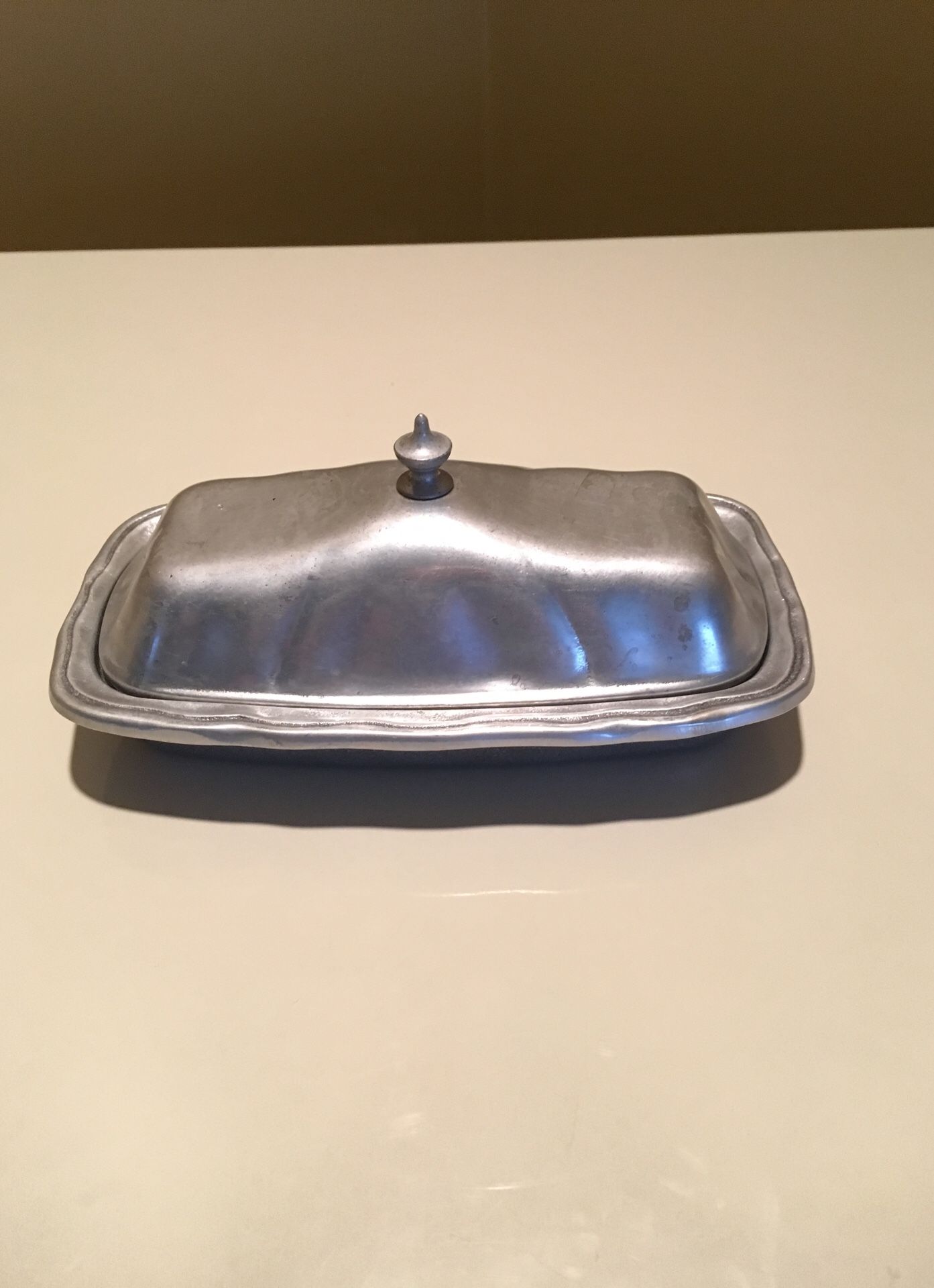 Wilton Columbia Queen Anne Covered Butter Dish, Pewter