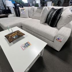 Cozy Sofa W/Wide Chaise 💛