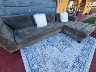 Beautiful Sectional Totally Deep Clean Good Condition No Stains No Smell gamusa