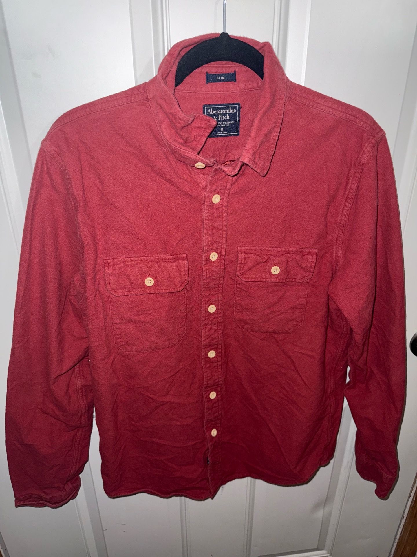 Abercrombie & Fitch - Red Men’s Button Up Shirt Slim Medium Like New!