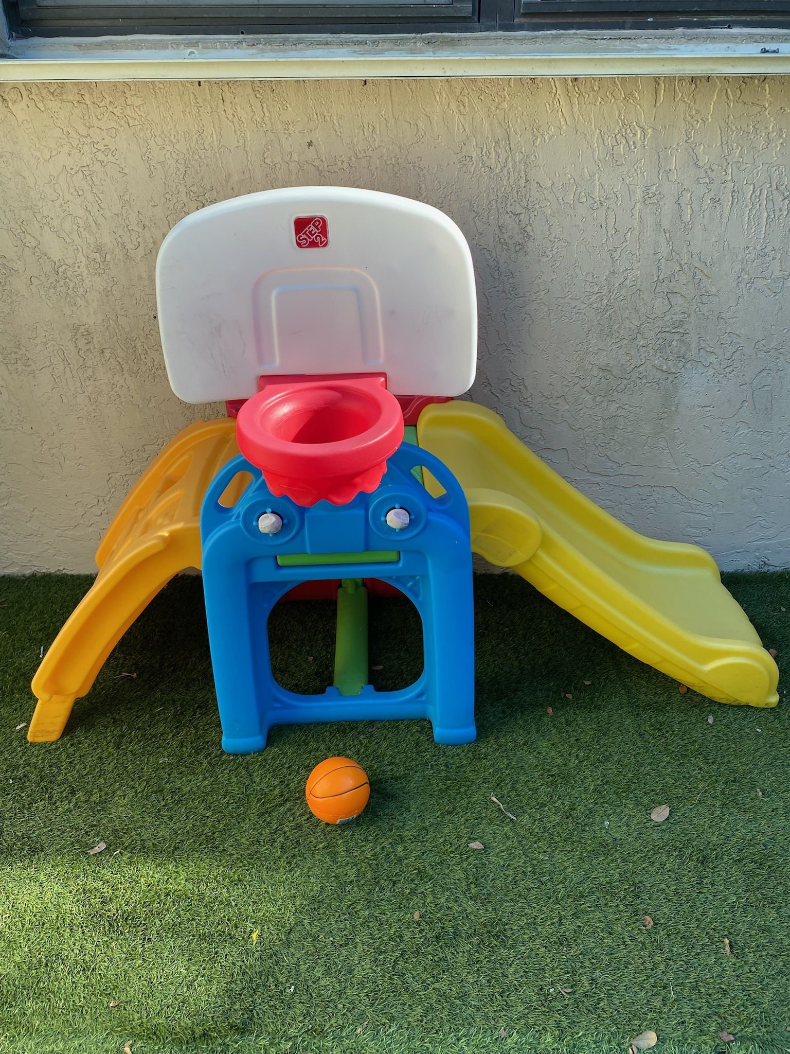 Toddler Game Time Sports Climber with Ball - Local Delivery for a Fee - See My Other Items ๐