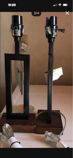 New Black Metal wood Base Set 2Pzs Table Lamps. ONLY. $28 both 🍀