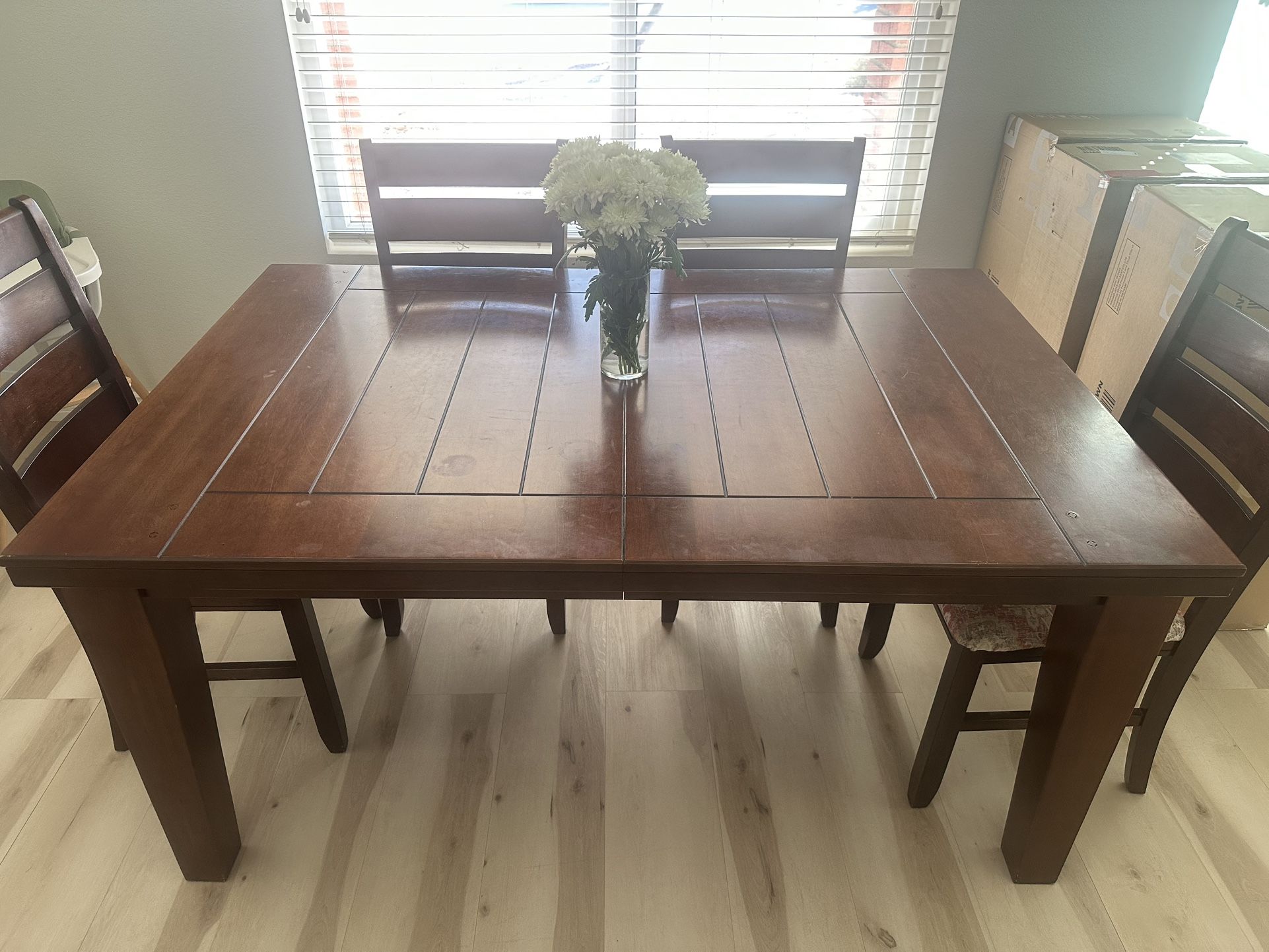 Dining Table & Chairs