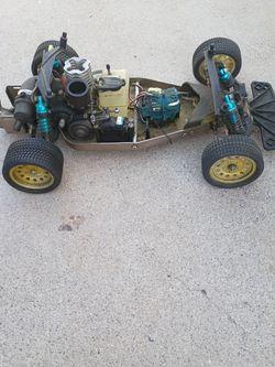 Vintage RC nitro car no offers no trades as is fix or parts 75th Ave Indian School no offers no trade serious buyers only please Traxxas I believe?