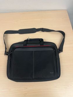 Bag - Adjustable Soft Targus Briefcase for 17” Laptops. Model: AC0063. In Very Good Condition. Comes from a Smoke Free & Pet Free Environment !!
