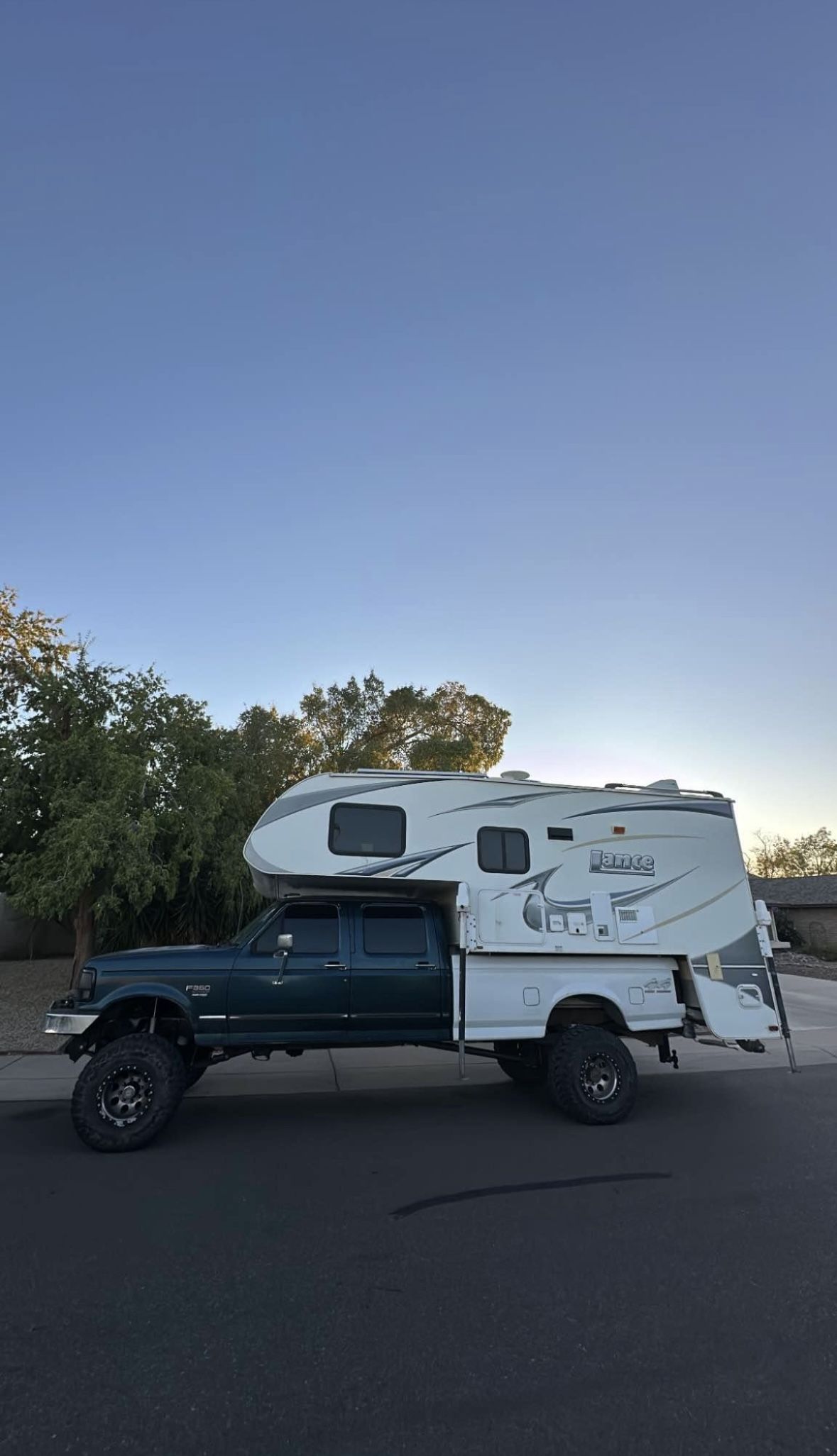2011 Lance 1050s