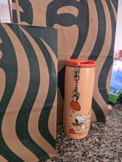 Snoopy tumblerwith charms