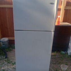 Whirlpool Refrigerator 